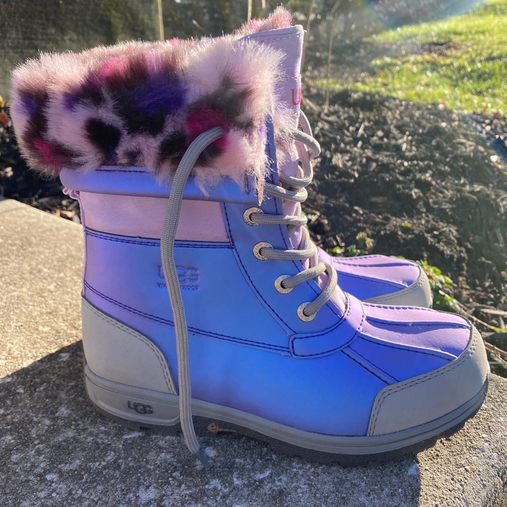 GIRLS UGG WEATHER BOOTS
